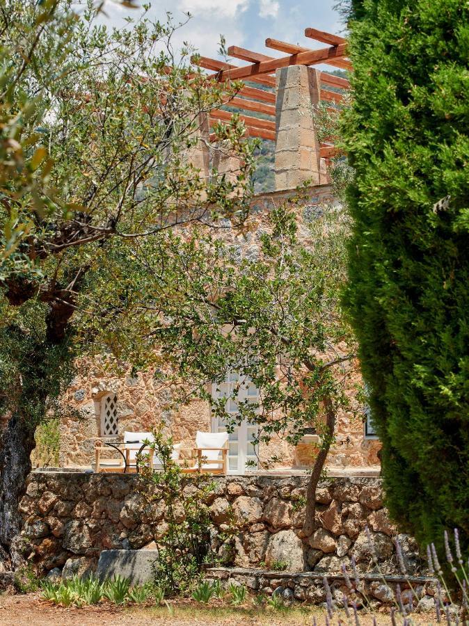 Patrick & Joan Leigh Fermor House Bed and Breakfast Kardhamili Buitenkant foto